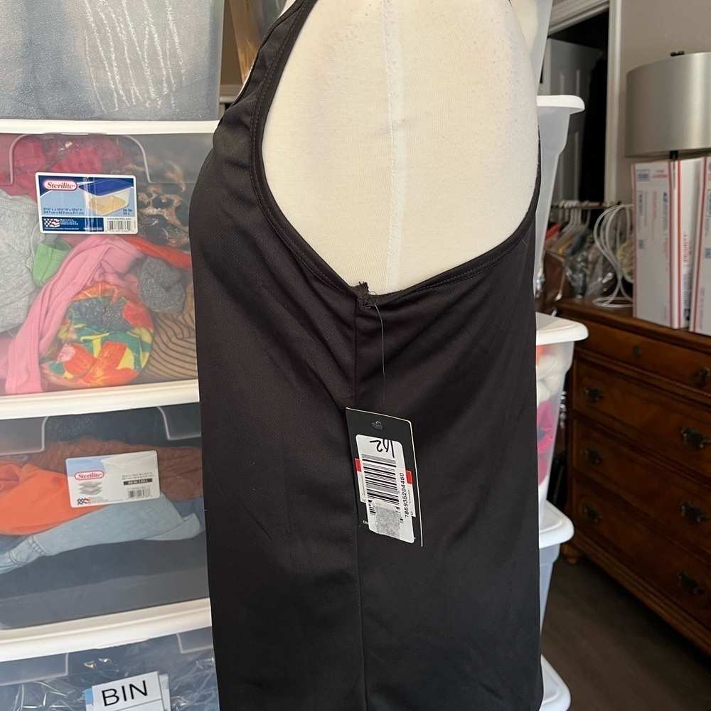 Tank - Picture 3 of 5